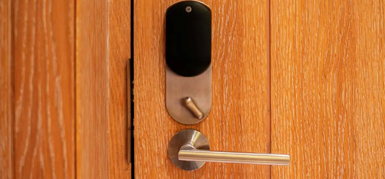 Automatic Locking Door Knob Berkeley
